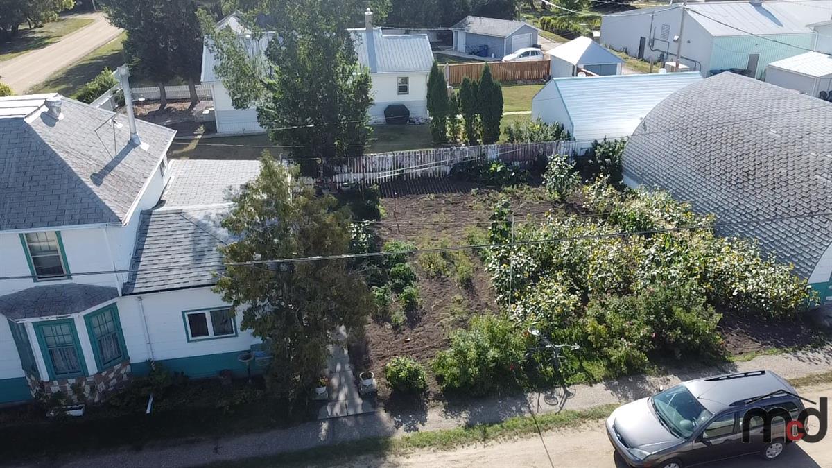 Real Estate 300 4th St., Craik, Sk.